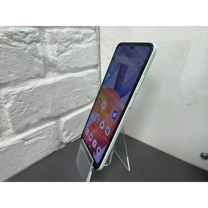 Мобильный телефон Xiaomi Redmi A2+ 3/64 GB            
            б/у