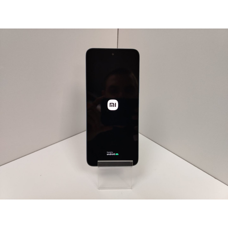 Мобильный телефон Xiaomi Redmi 12 8/256 GB            
            б/у