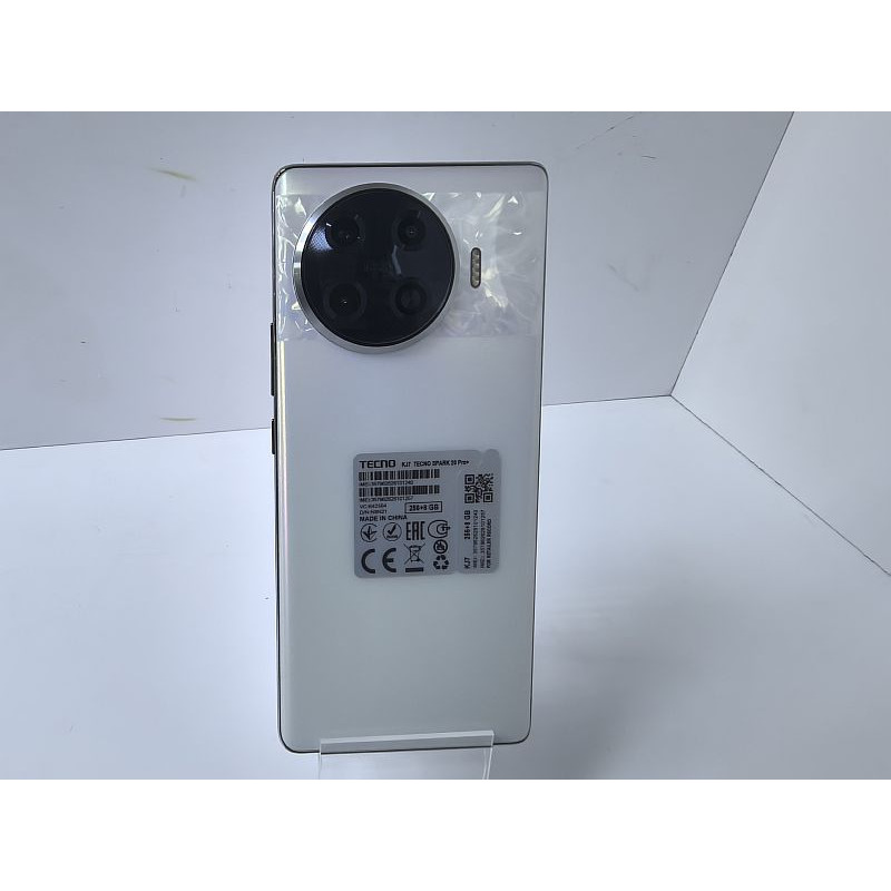 Мобильный телефон Tecno SPARK 20 Pro+ 8/256 GB            
            б/у