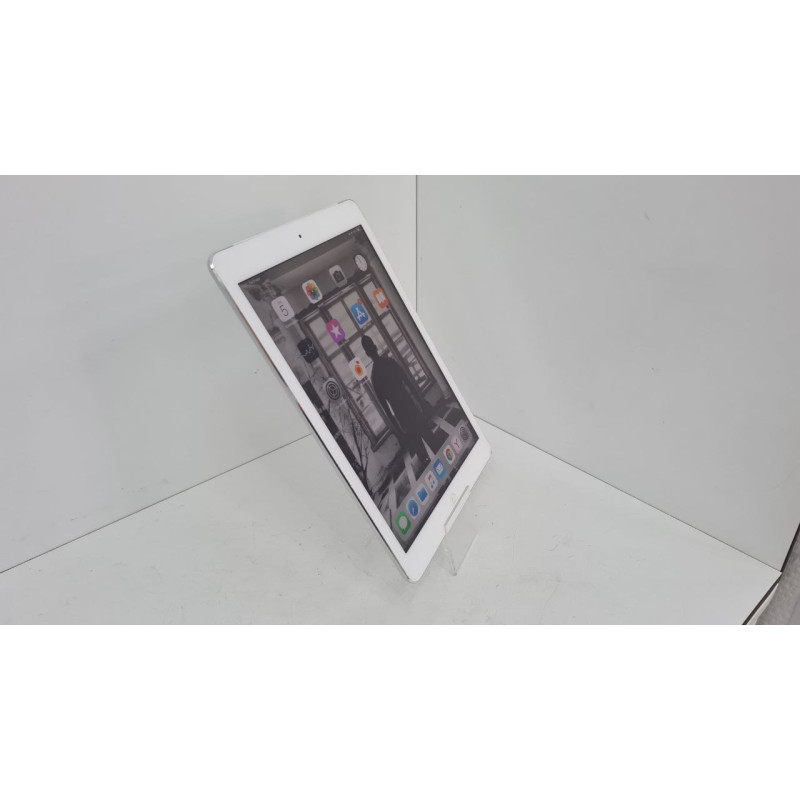Планшет с SIM-картой Apple iPad Air 32Gb Wi-Fi + Cellular            
            б/у