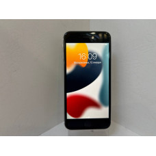 Мобильный телефон Apple iPhone SE 2022 4/64 GB            
            б/у