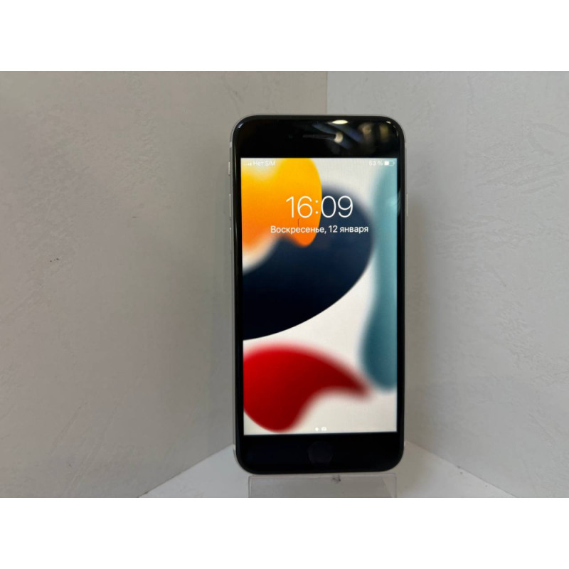 Мобильный телефон Apple iPhone SE 2022 4/64 GB            
            б/у
