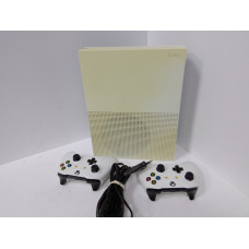 Игровые приставки Microsoft Xbox One S 1TB            
            б/у