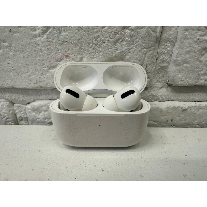 Наушники Беспроводные Внутриканальные Apple AirPods Pro            
            б/у