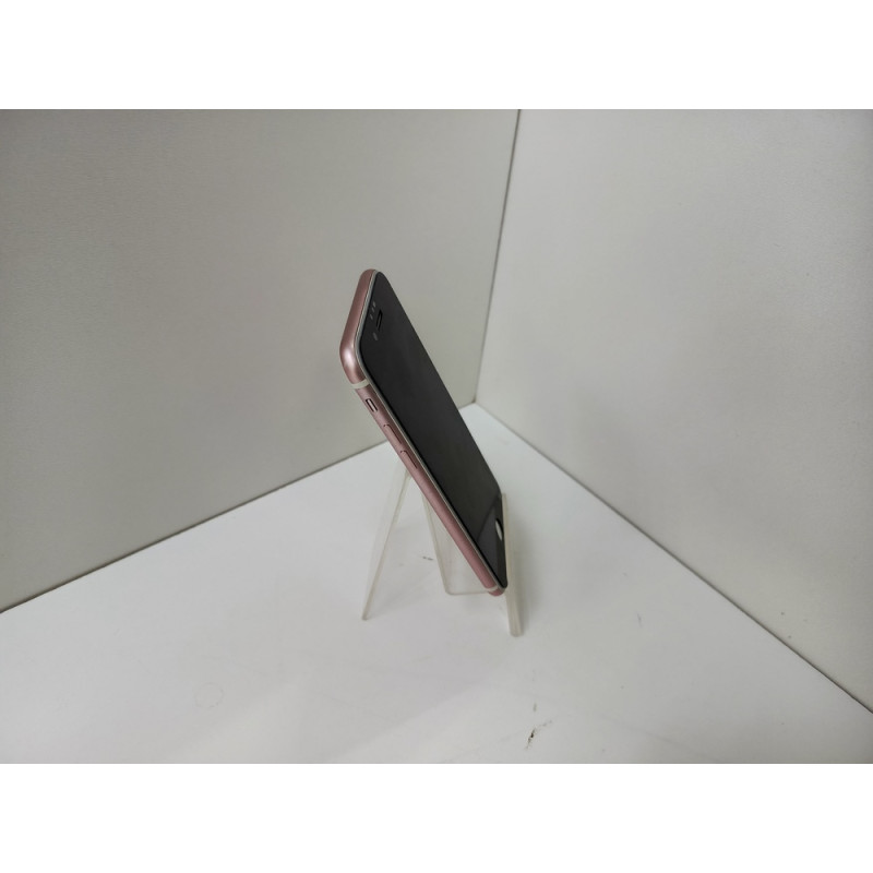 Мобильный телефон Apple iPhone 7 2/32 GB            
            б/у