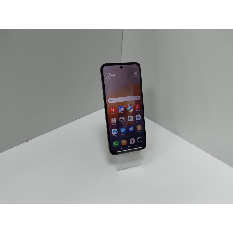 Мобильный телефон Xiaomi Redmi 12 4/128 GB            
            б/у