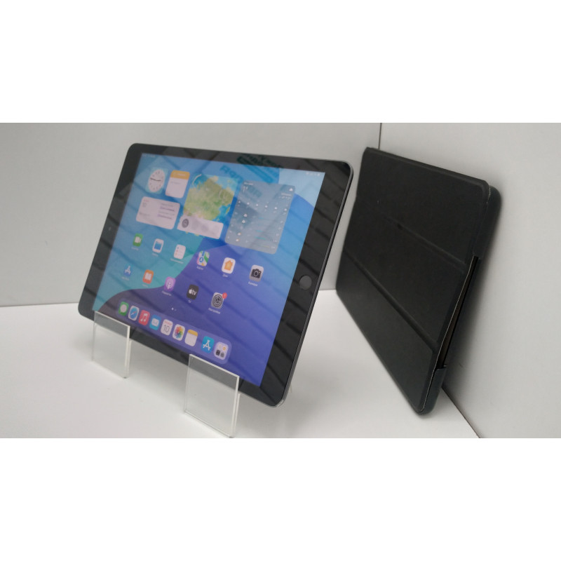 Планшет без SIM-карты Apple iPad 9 10,2 Wi-Fi 3/64 GB            
            б/у