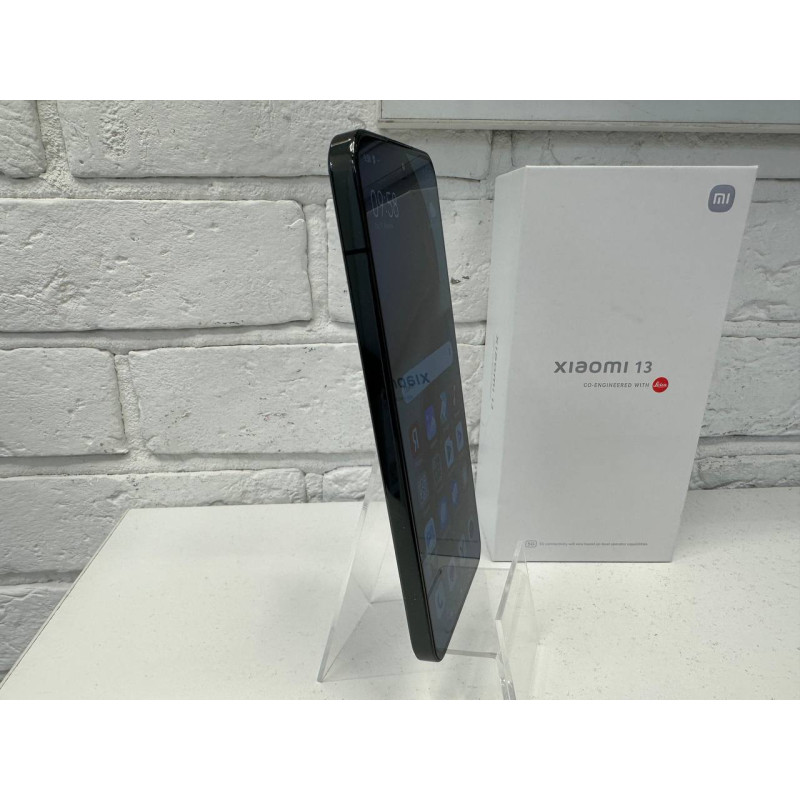 Мобильный телефон Xiaomi 13 12/256 GB            
            б/у
