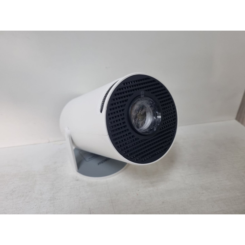 Проекторы LED PROJECTOR AC100-240V            
            б/у
