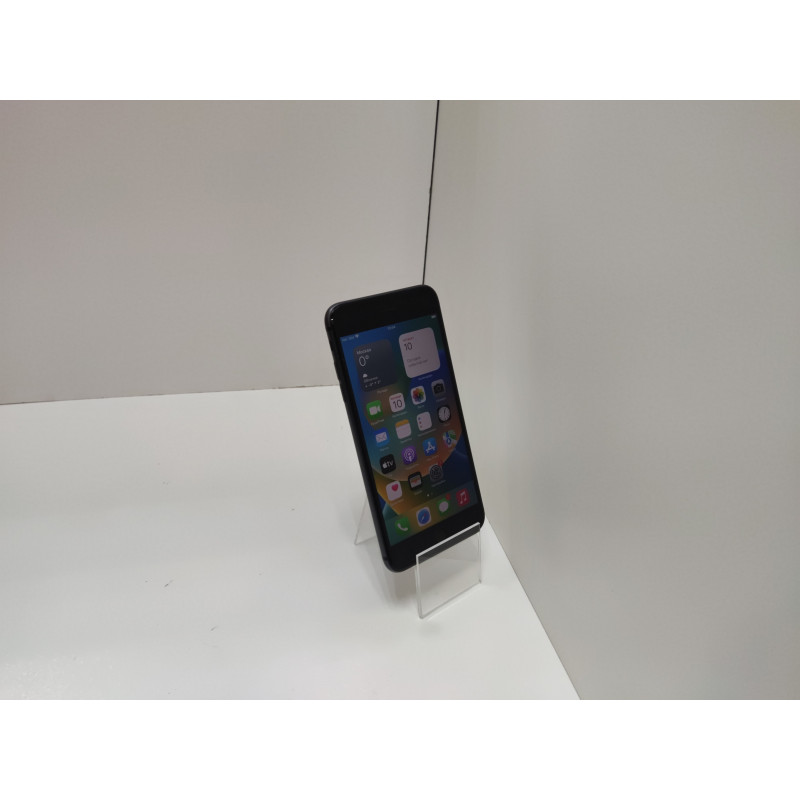 Мобильный телефон Apple iPhone 8 Plus 3/64 GB            
            б/у