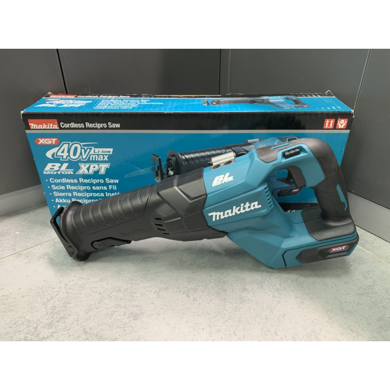 Аккумуляторная сабельная пила Makita JR001G