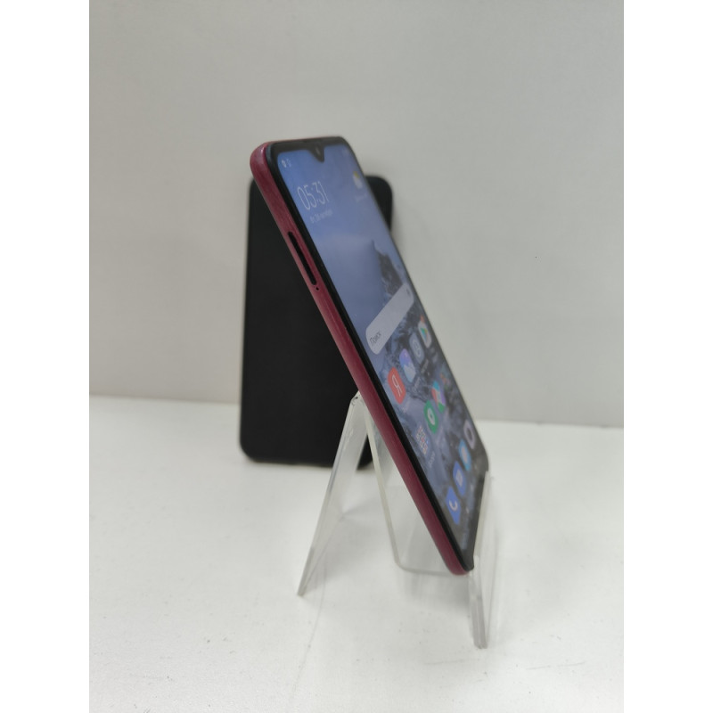 Мобильный телефон Xiaomi Redmi 8 4/64 GB            
            б/у