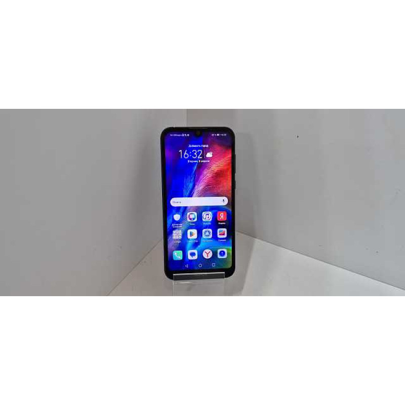 Мобильный телефон Huawei Honor 8S 2/32 GB            
            б/у