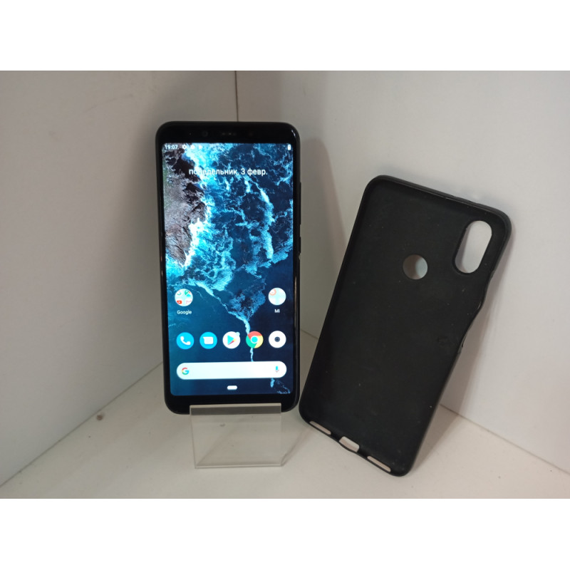 Мобильный телефон Xiaomi Mi A2 4/64 GB            
            б/у