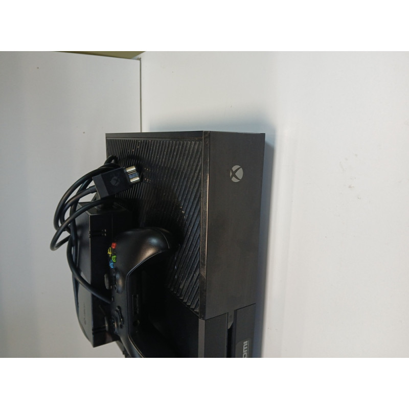 Игровые приставки Microsoft Xbox One 1TB            
            б/у