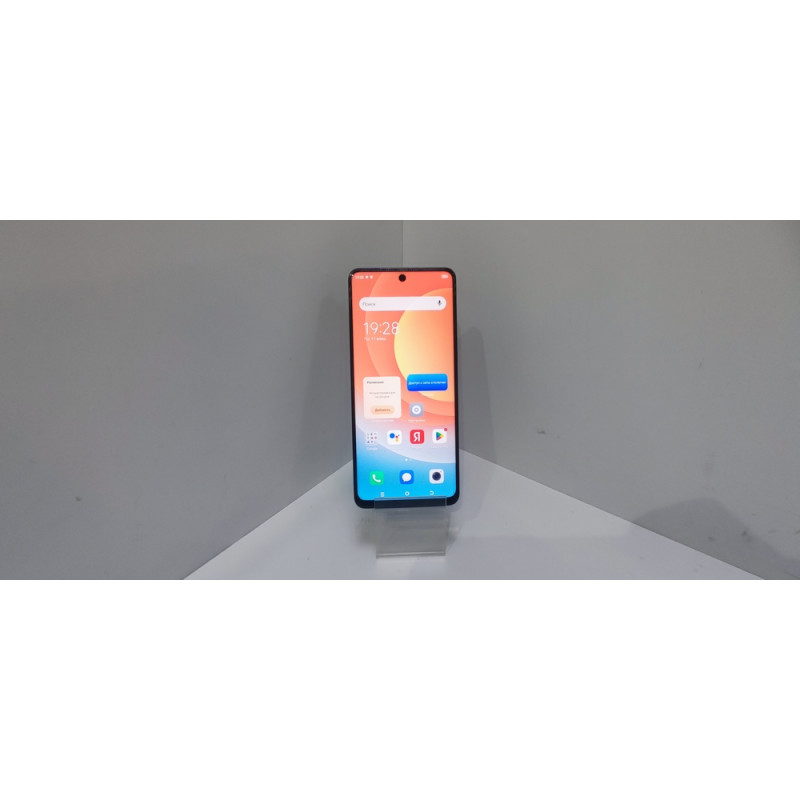 Мобильный телефон Tecno Camon 19 Pro 8/128 GB            
            б/у
