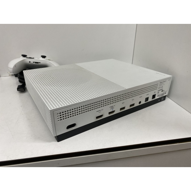 Игровые приставки Microsoft Xbox One S 1TB            
            б/у