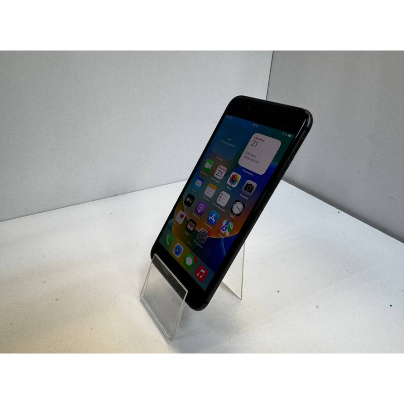 Мобильный телефон Apple iPhone 8 Plus 3/64 GB            
            б/у