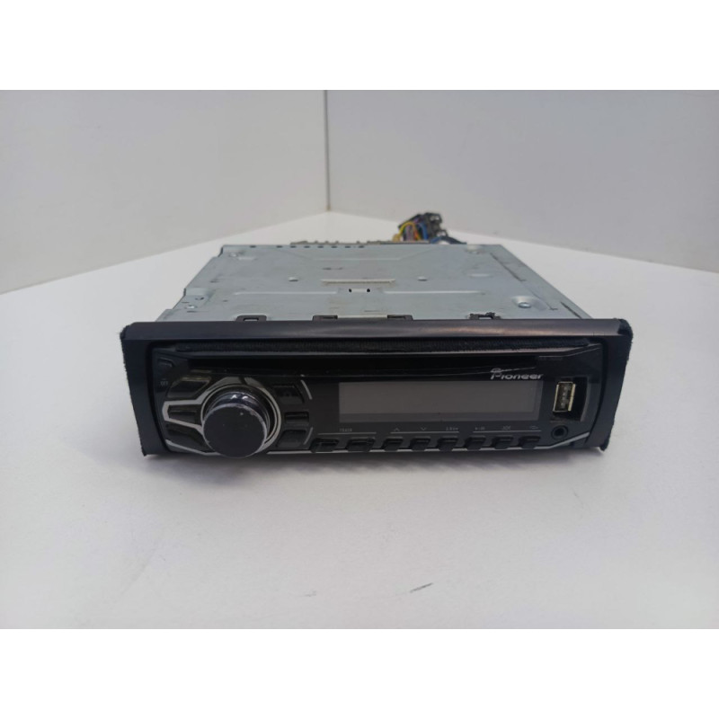 Автомагнитола Pioneer MVH-AV170            
            б/у