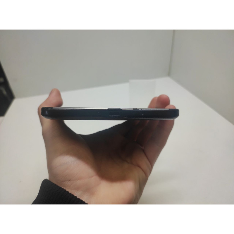 Планшет с SIM-картой Samsung Tab 4            
            б/у