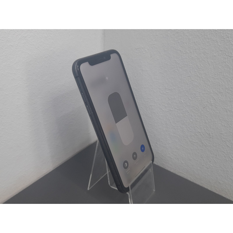 Мобильный телефон Apple iPhone 11 4/128 GB            
            б/у