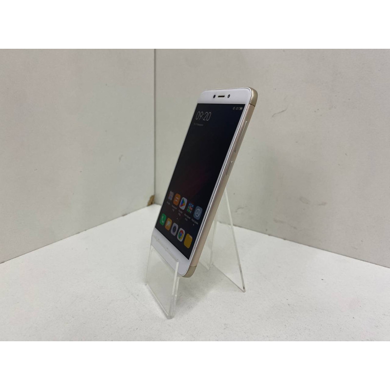 Мобильный телефон Xiaomi Redmi 4X 3/32 GB            
            б/у