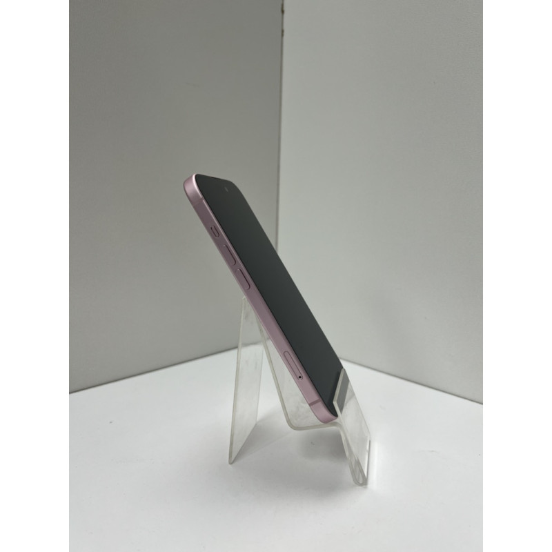 Мобильный телефон Apple iPhone 15 6/128 GB            
            б/у