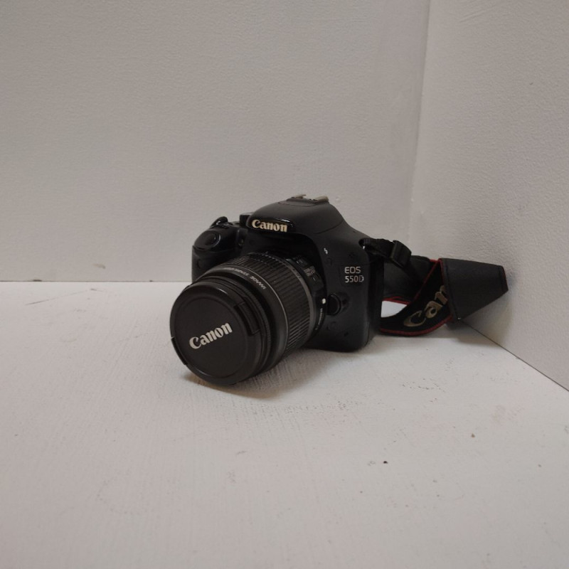 Фотоаппарат зеркальный Canon EOS 550D Kit            
            б/у