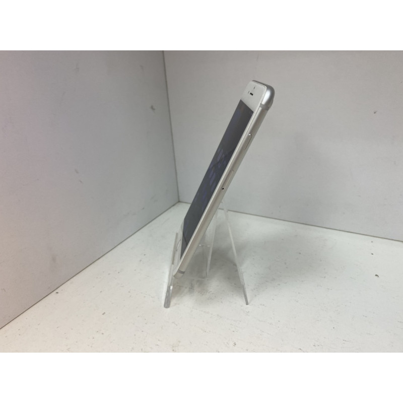 Мобильный телефон Apple iPhone 7 Plus 3/32 GB            
            б/у