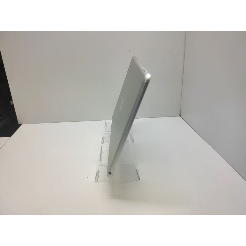 Планшет без SIM-карты Apple iPad (9th Gen) Wi-Fi 3/64GB            
            б/у