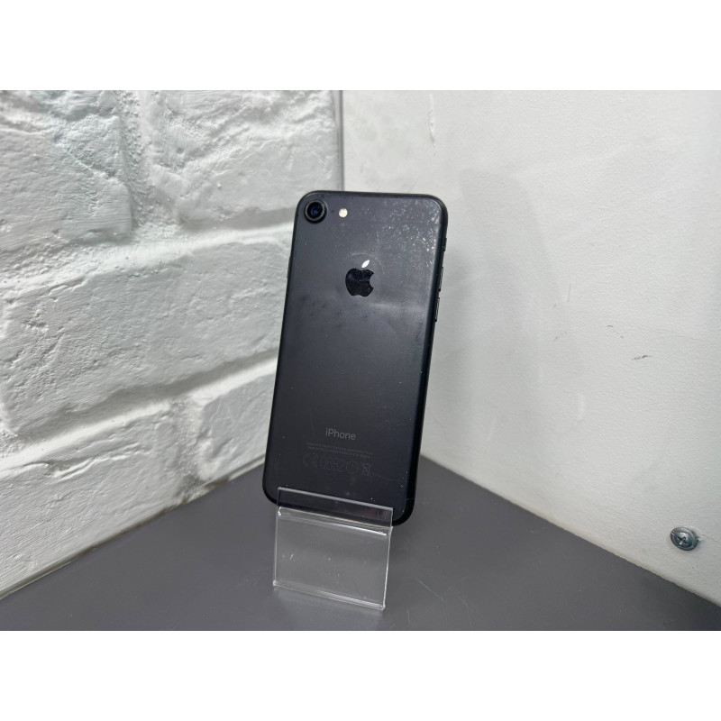 Мобильный телефон Apple iPhone 7 2/128 GB.            
            б/у