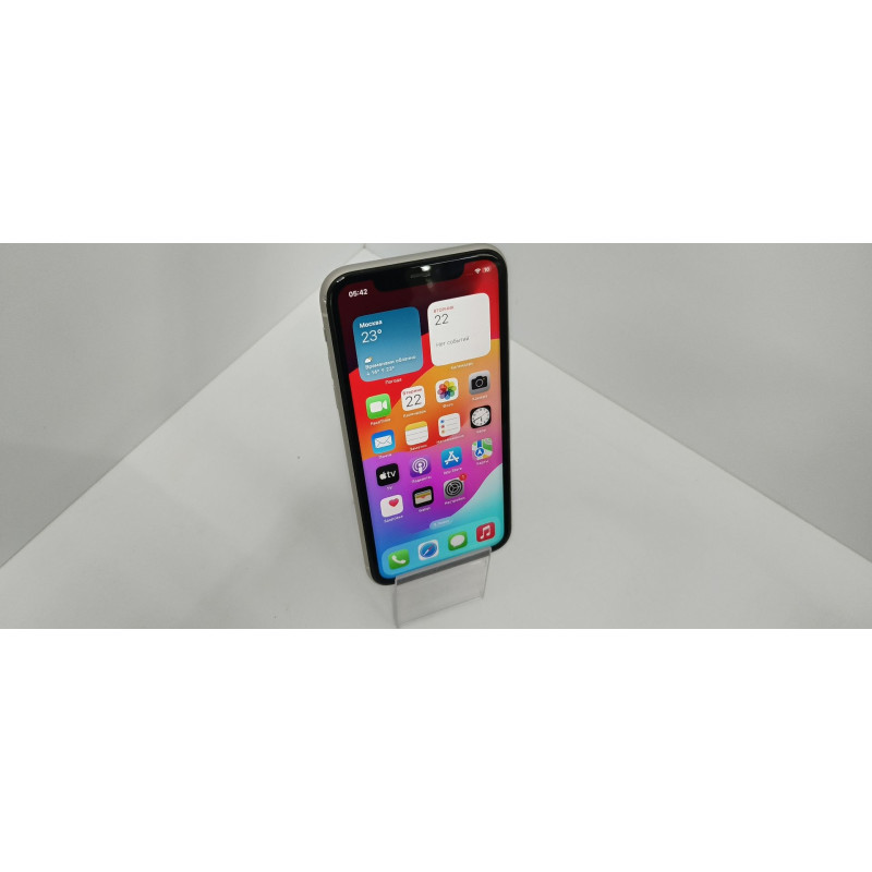 Мобильный телефон Apple iPhone 11 4/128 GB            
            б/у