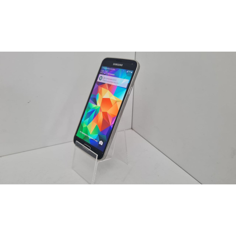 Мобильный телефон Samsung SM-G900F            
            б/у