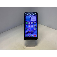 Мобильный телефон Apple iPhone 7 Plus 3/128 GB            
            б/у