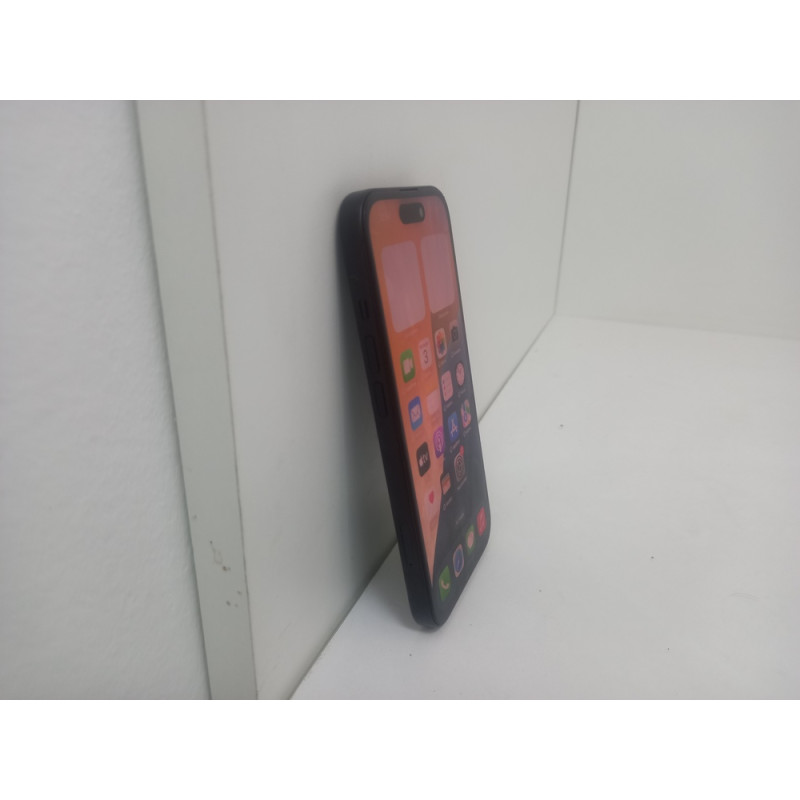 Мобильный телефон Apple iPhone 15 6/128 GB            
            б/у