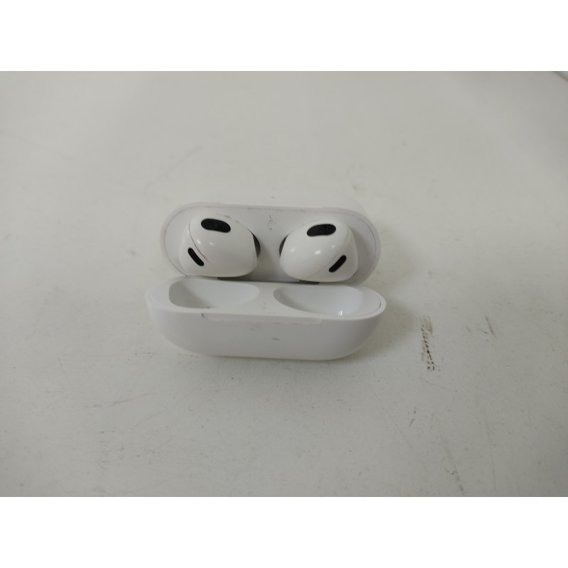 Наушники Беспроводные Внутриканальные Apple AirPods 3            
            б/у