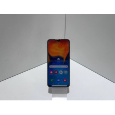 Мобильный телефон Samsung Galaxy A20 3/32 GB            
            б/у