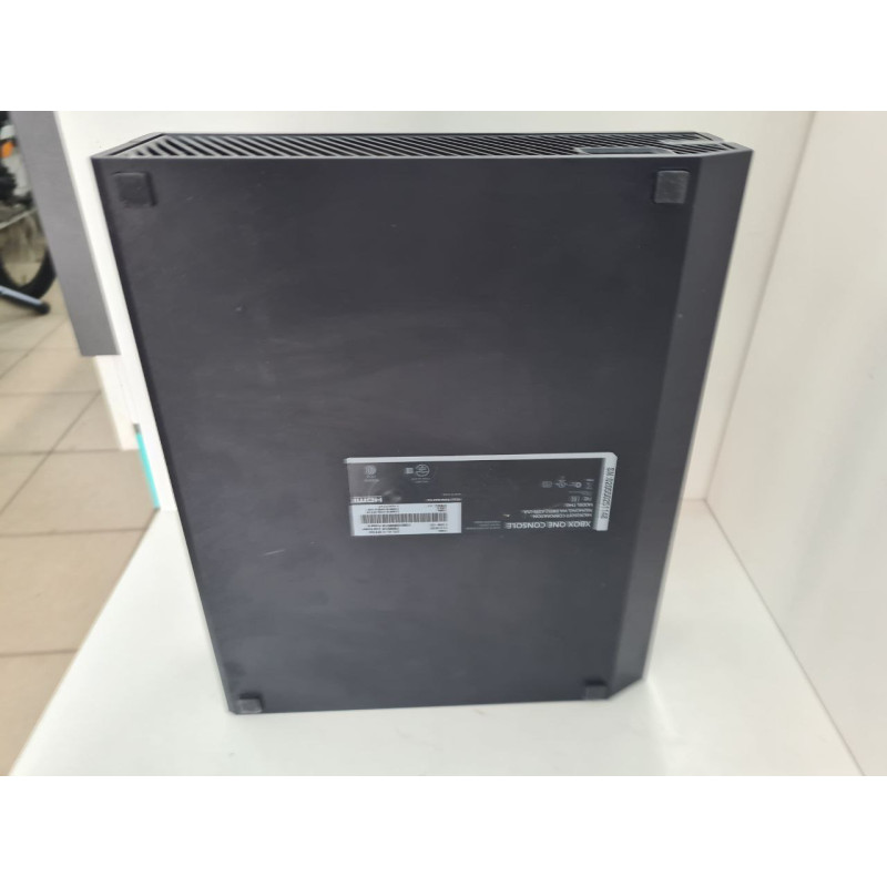Игровые приставки Microsoft Xbox One 365GB            
            б/у