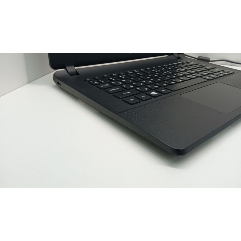 Ноутбук Acer. Aspire ES1-311-P4EW            
            б/у
