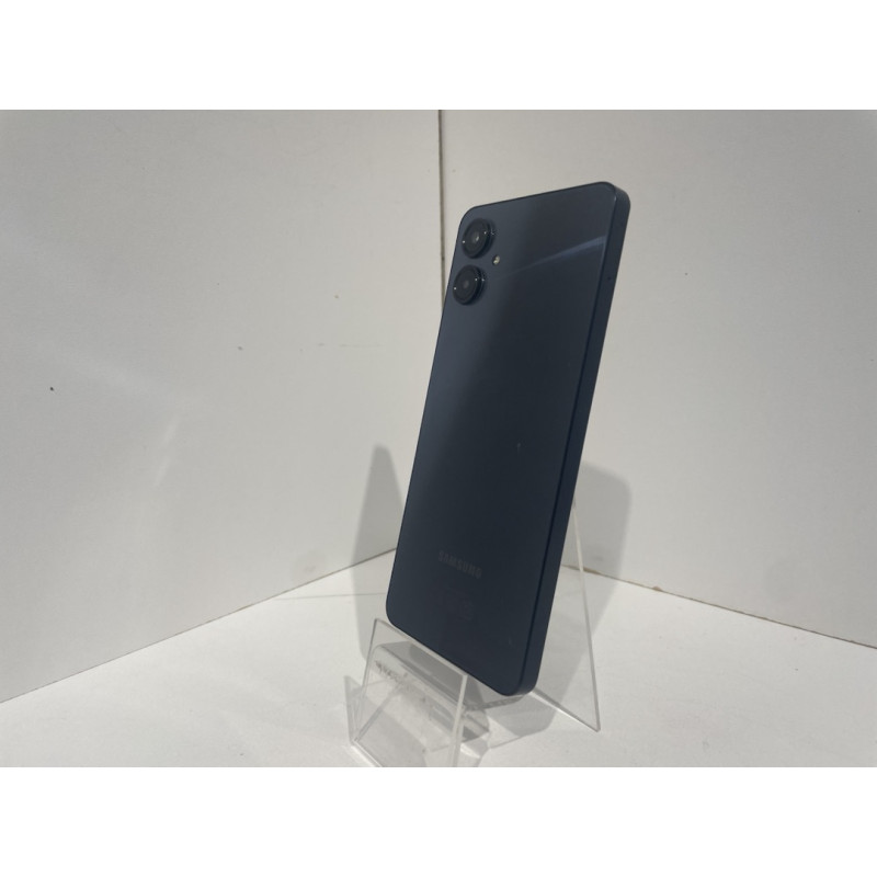 Мобильный телефон Samsung Galaxy A06 4/64 GB            
            б/у