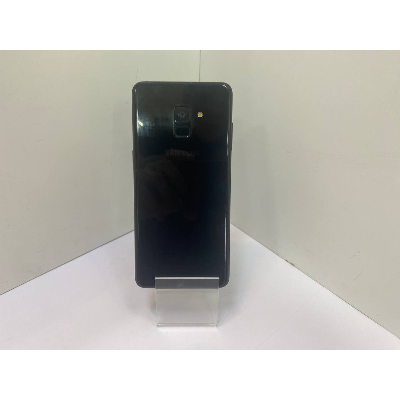 Мобильный телефон Samsung Galaxy A8 (2018) 4/32 GB            
            б/у