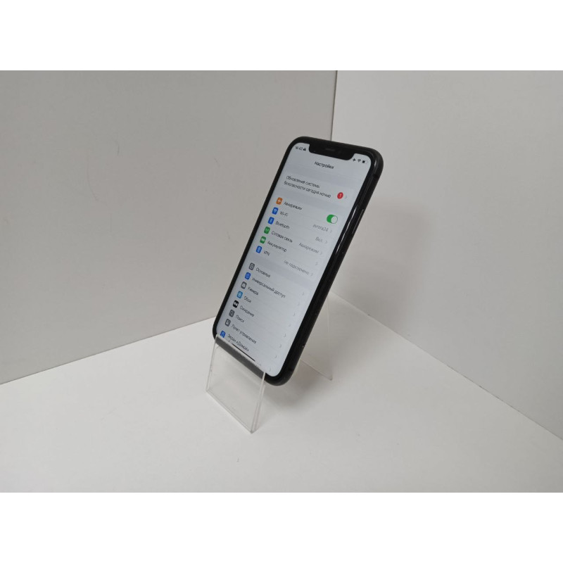 Мобильный телефон Apple iPhone 11 4/128 GB            
            б/у