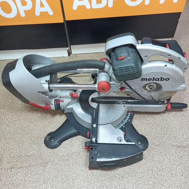 Торцовочная пила Metabo KGS 254 PLUS            
            б/у