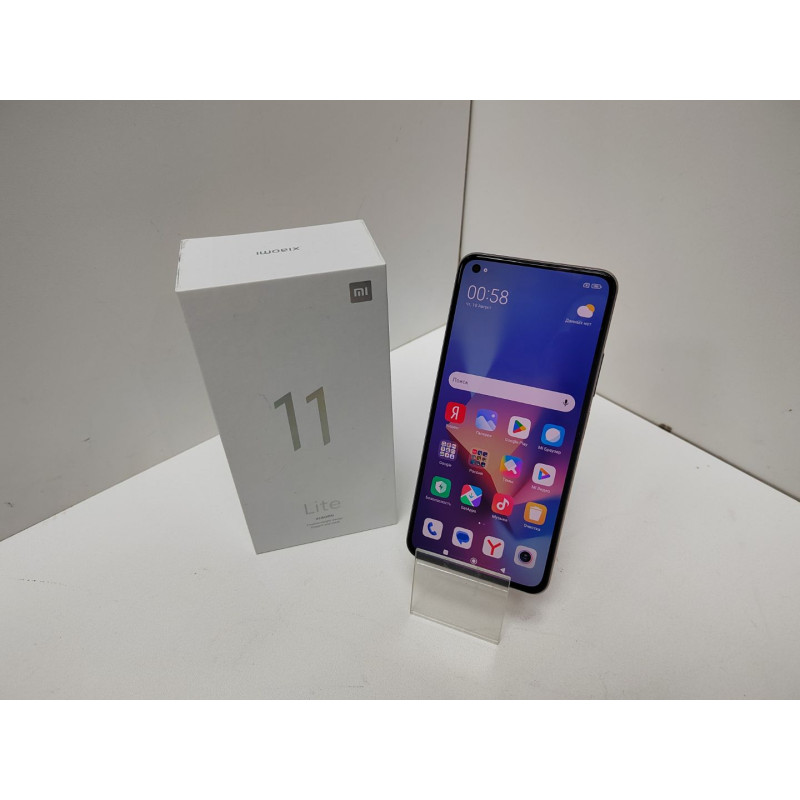 Мобильный телефон Xiaomi Mi 11 Lite 8/128 GB            
            б/у