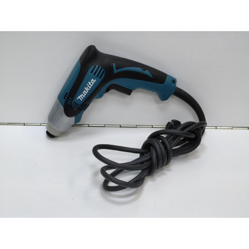 Шуруповерт Makita TD0100
