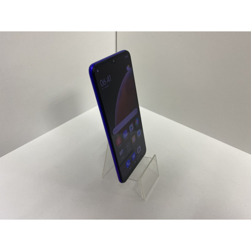 Мобильный телефон Xiaomi Redmi 9 4/64 GB            
            б/у