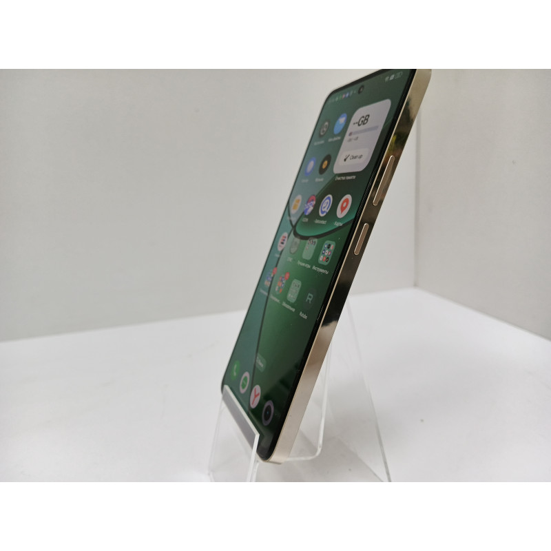 Мобильный телефон REALME 12+ 8/256 GB            
            б/у