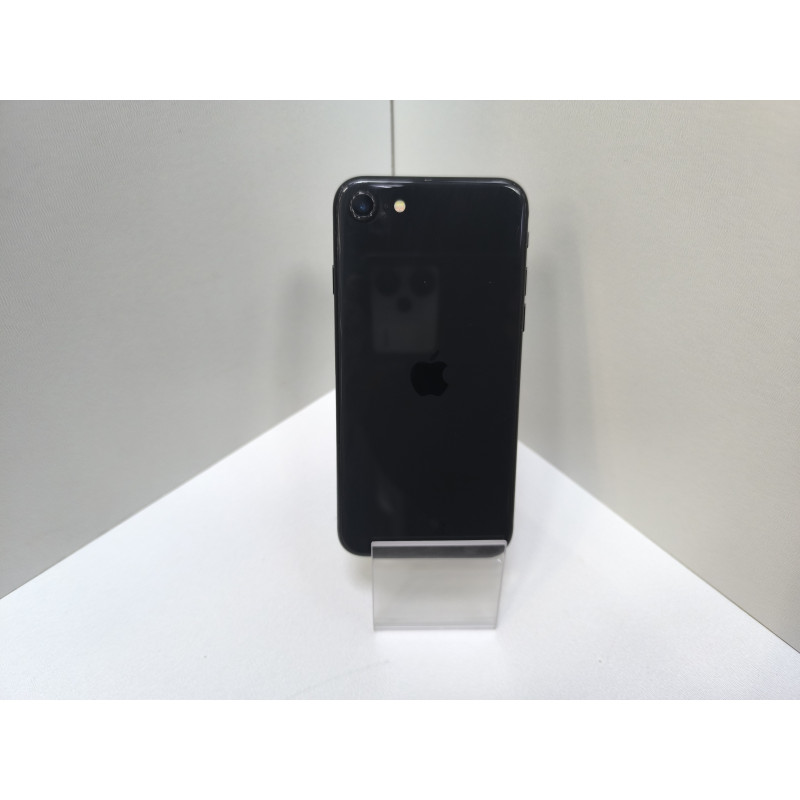 Мобильный телефон Apple iPhone SE 2020 3/64 GB            
            б/у