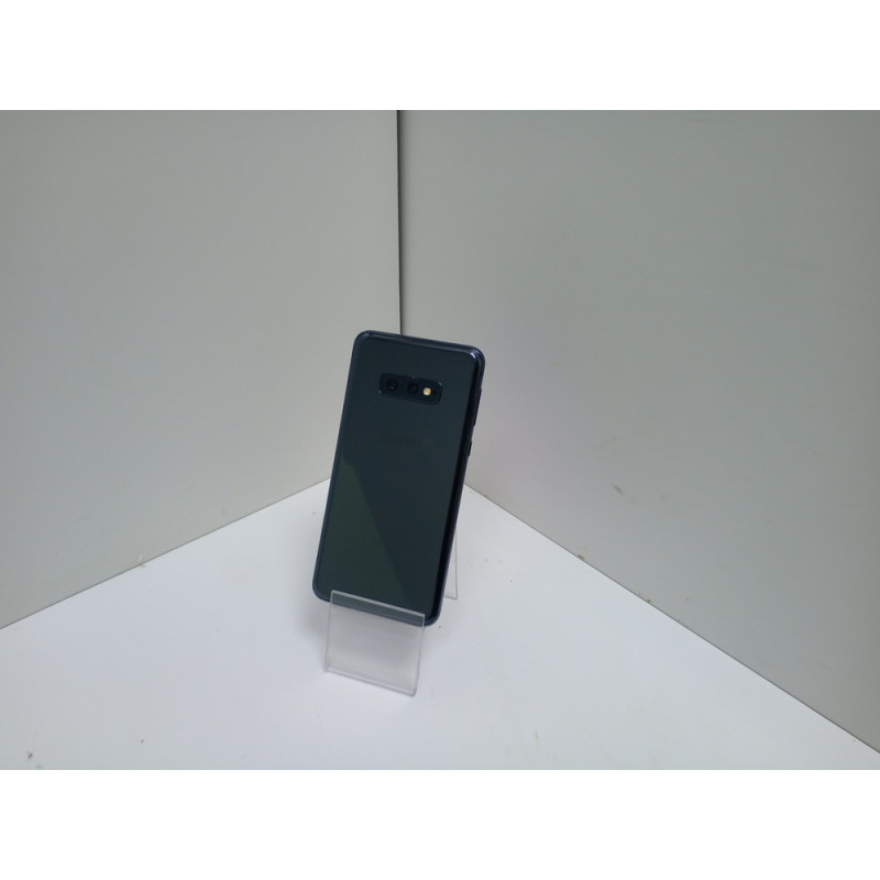 Мобильный телефон Samsung Galaxy S10e 6/128 GB            
            б/у