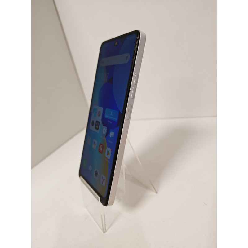 Мобильный телефон Tecno Spark 10 Pro 8/128 GB            
            б/у